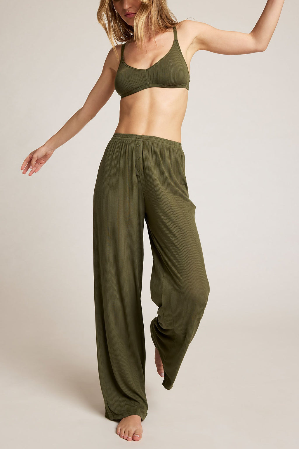 Whipped Track Pant in Moss