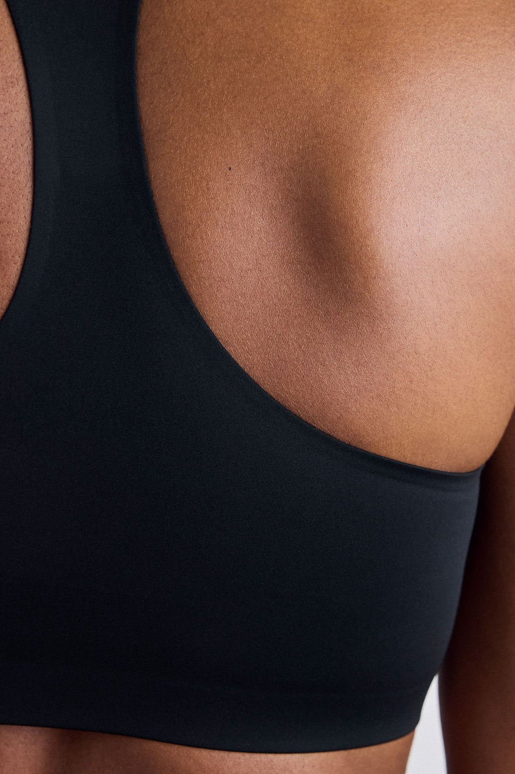 Base Sport™ – Racerback Top in Black