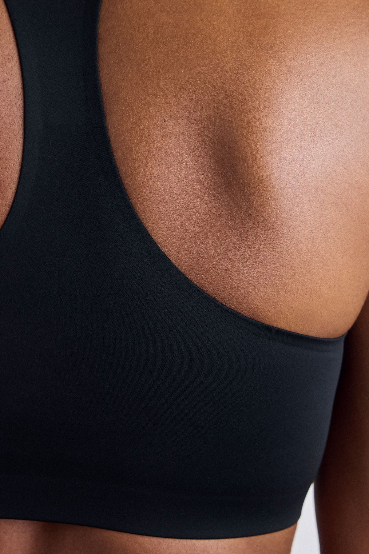 Base Sport™ – Racerback Top in Black