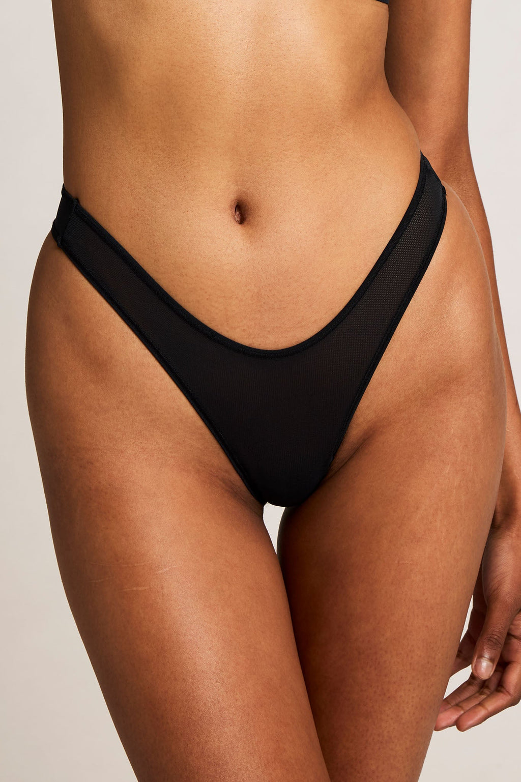 Sieve Dipped Thong in Black (Pack)